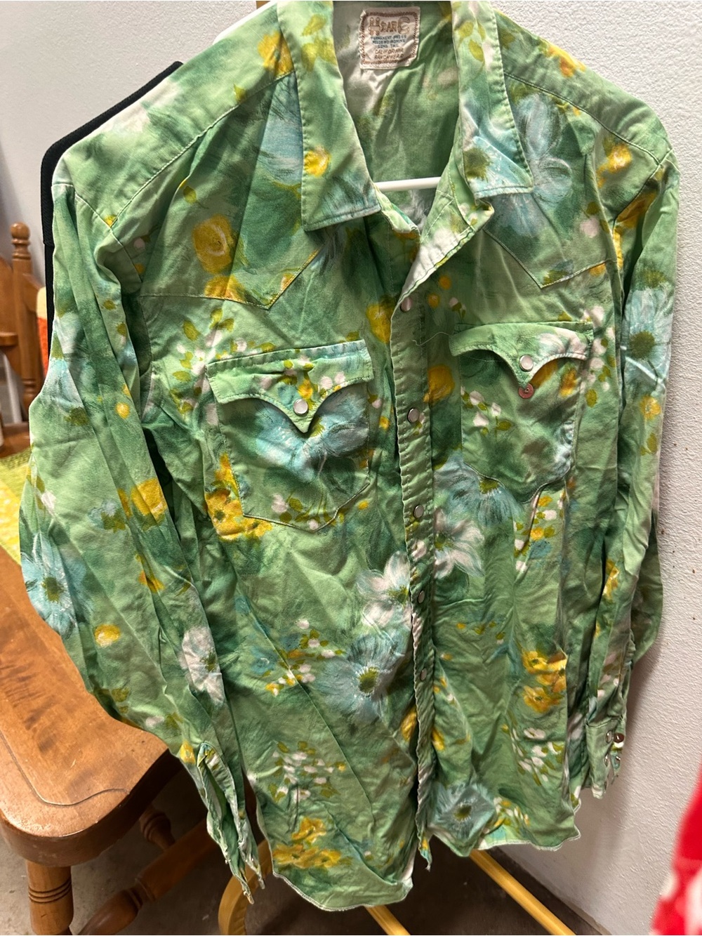 Vintage Green Floral Western-Style pearl snap shirt